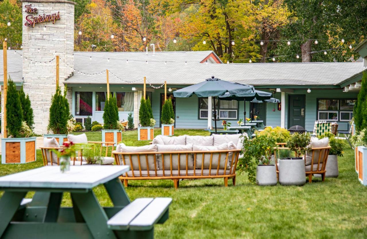 The Springs Motel New Ashford Εξωτερικό φωτογραφία