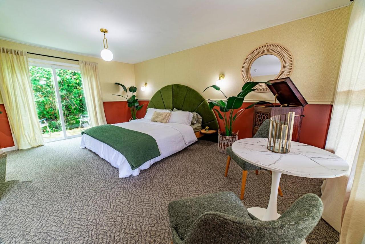 The Springs Motel New Ashford Εξωτερικό φωτογραφία