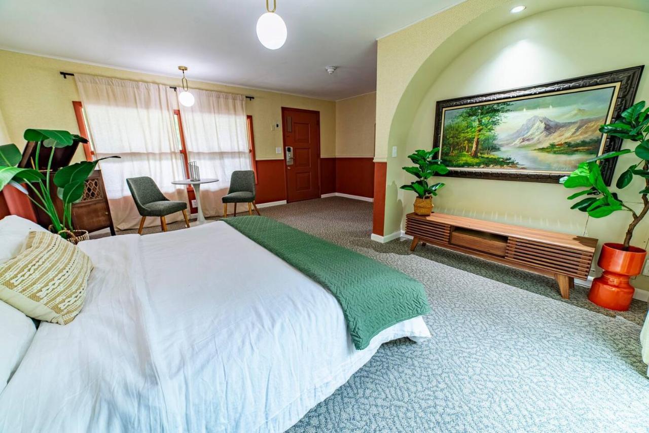 The Springs Motel New Ashford Εξωτερικό φωτογραφία