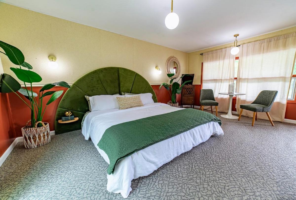 The Springs Motel New Ashford Εξωτερικό φωτογραφία