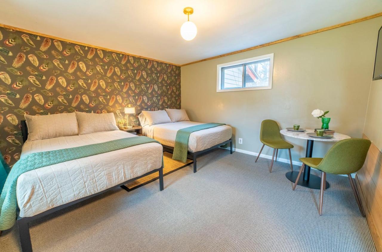 The Springs Motel New Ashford Εξωτερικό φωτογραφία
