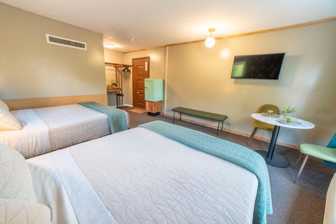 The Springs Motel New Ashford Εξωτερικό φωτογραφία