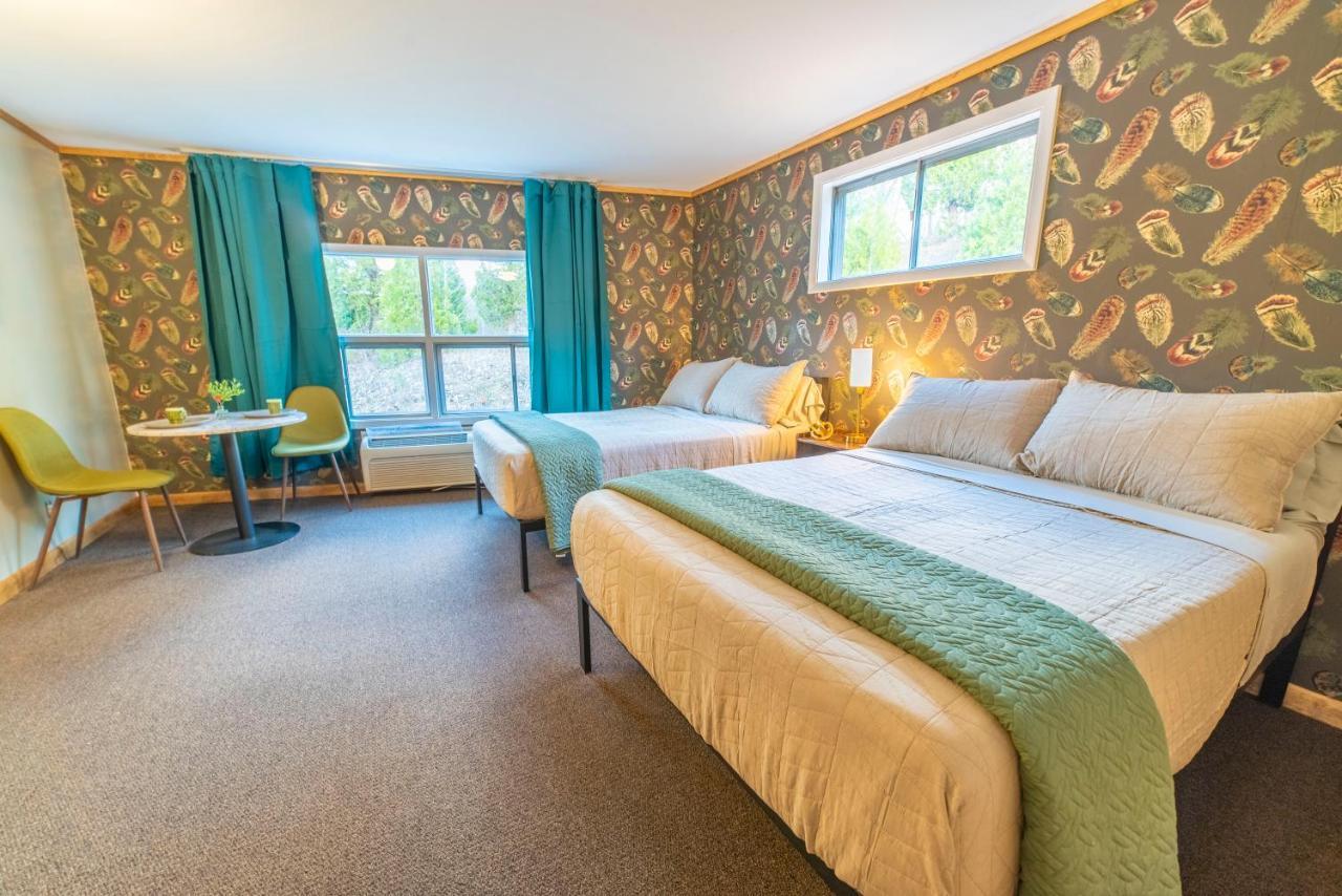 The Springs Motel New Ashford Εξωτερικό φωτογραφία